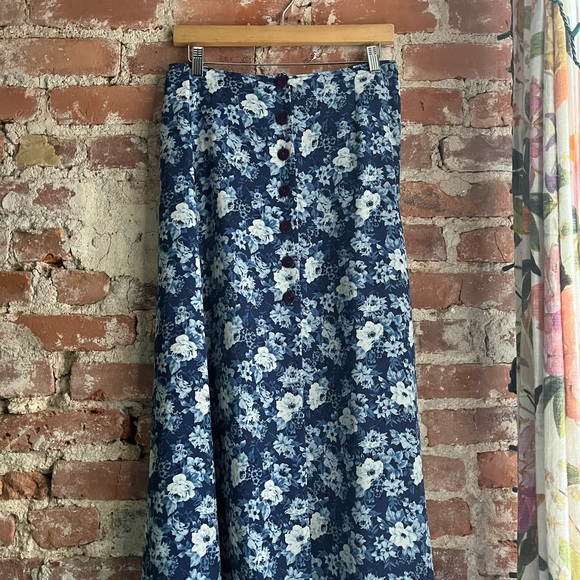 Vintage Express Blue Floral Button Front Skirt - Picture 2 of 7